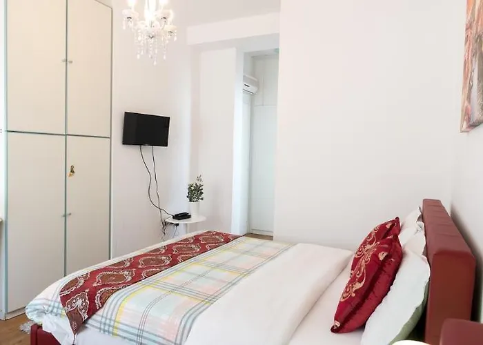 Ca' Rebeka Venice - Atika & Atif Mestre