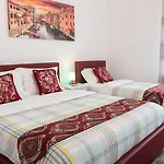 Affittacamere Ca' Rebeka Venice - Atika & Atif 3*