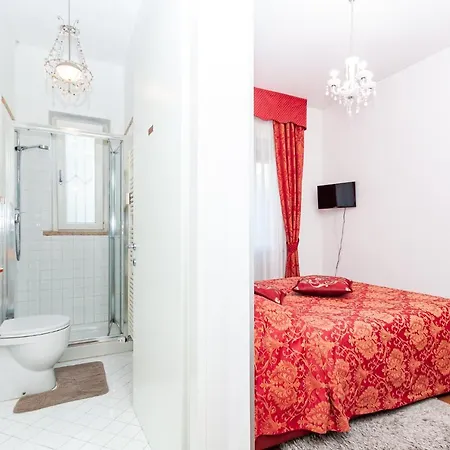 Ca' Rebeka Venice - Atika & Atif Guest house