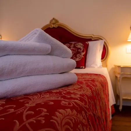 Affittacamere Ca' Rebeka Venice - Atika & Atif Mestre