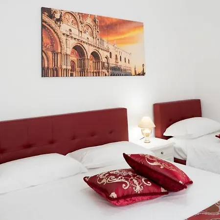 Ca' Rebeka Venice - Atika & Atif Guest house