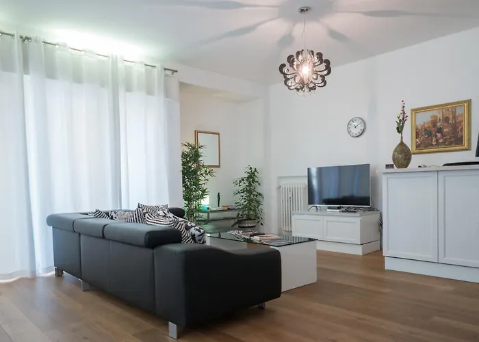 Ca' Rebeka Venice - Atika & Atif Mestre